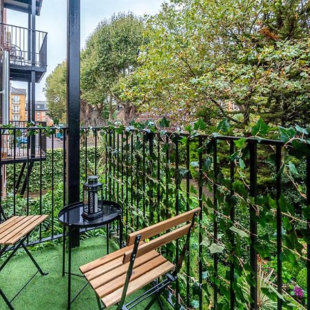 Apartment In Elephant & Castle With Parking Londra Esterno foto