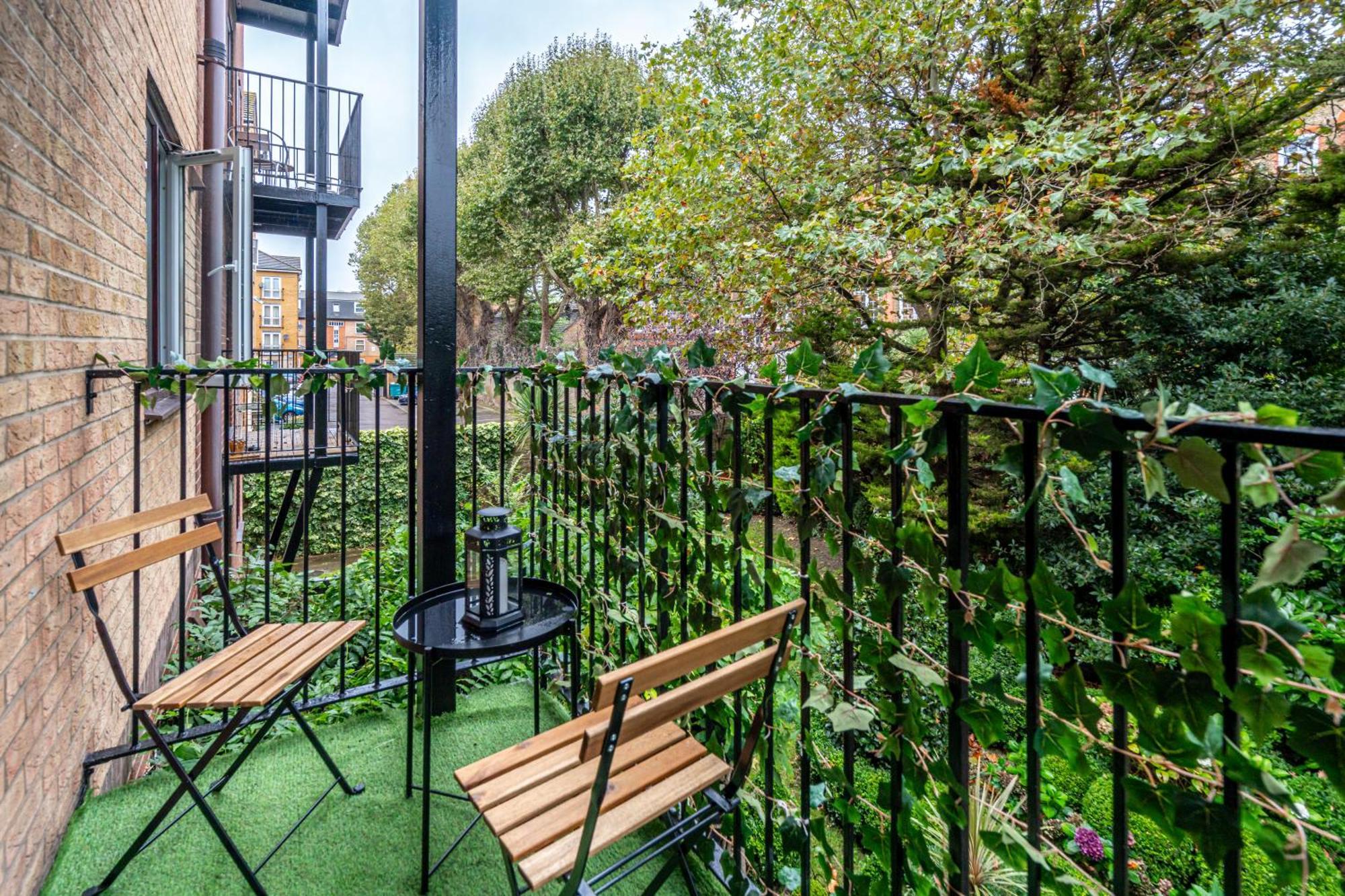 Apartment In Elephant & Castle With Parking Londra Esterno foto