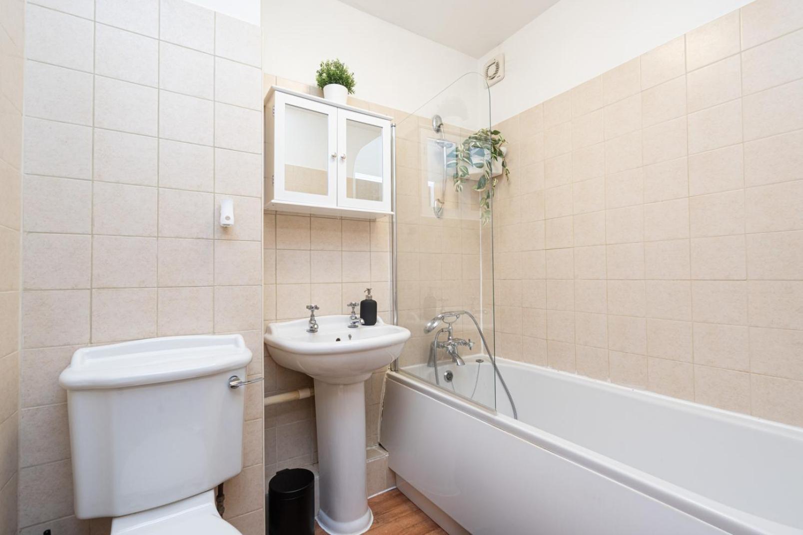 Apartment In Elephant & Castle With Parking Londra Esterno foto